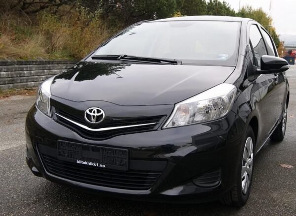 ZZ Renta de Toyota Yaris Sedan 2005